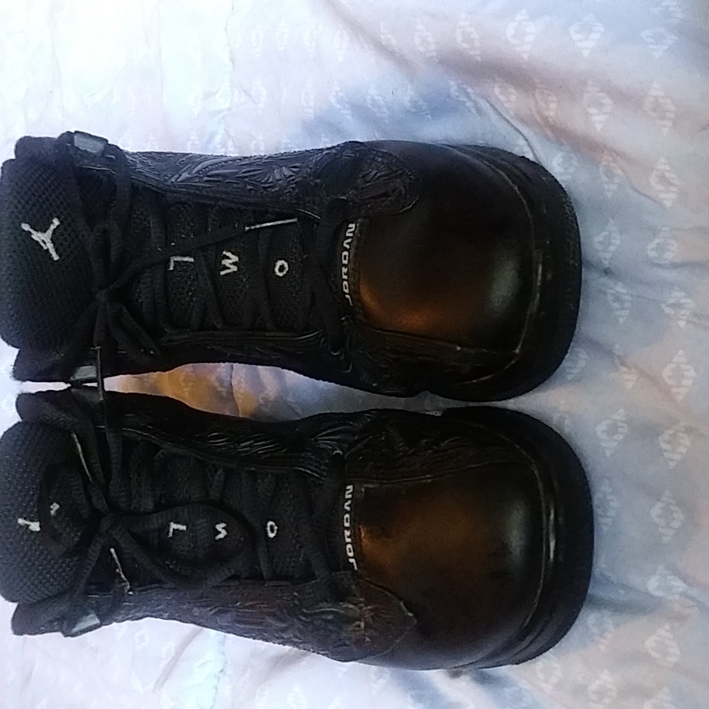 Black jordan 23